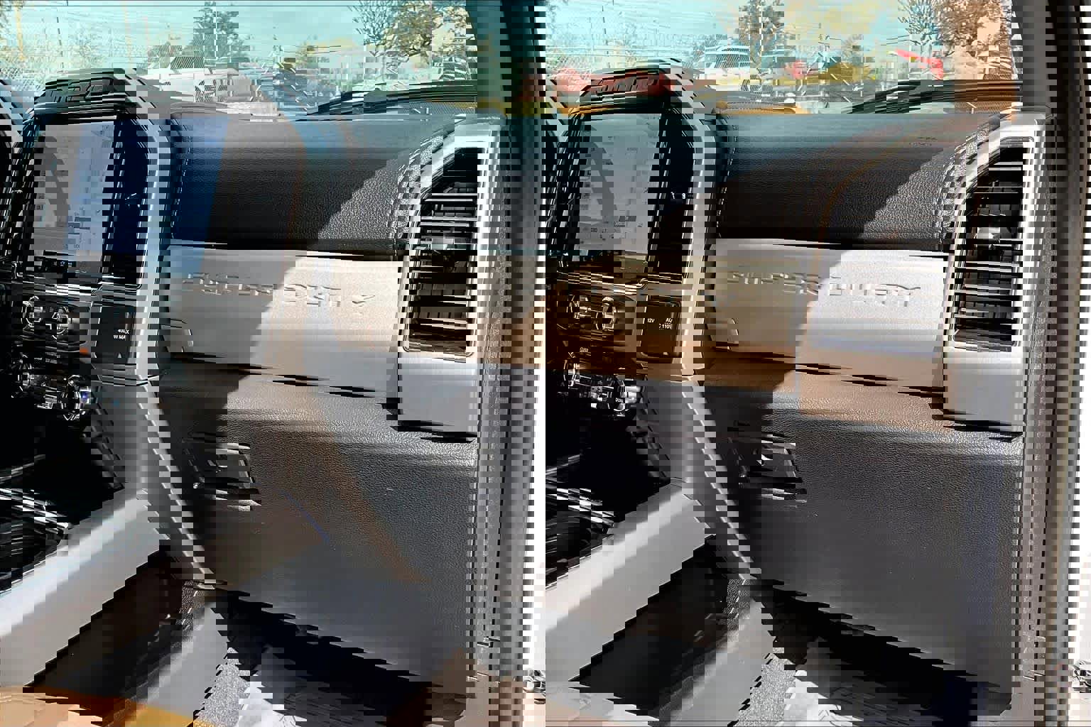 Certified 2022 Ford F250 Lariat w/ Tremor Off-Road Package image 21