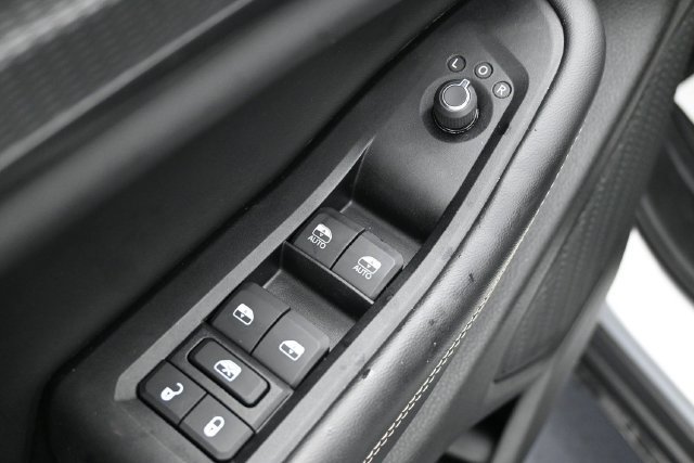 Used 2023 Jeep Grand Cherokee L Altitude AWD/4WD image 17