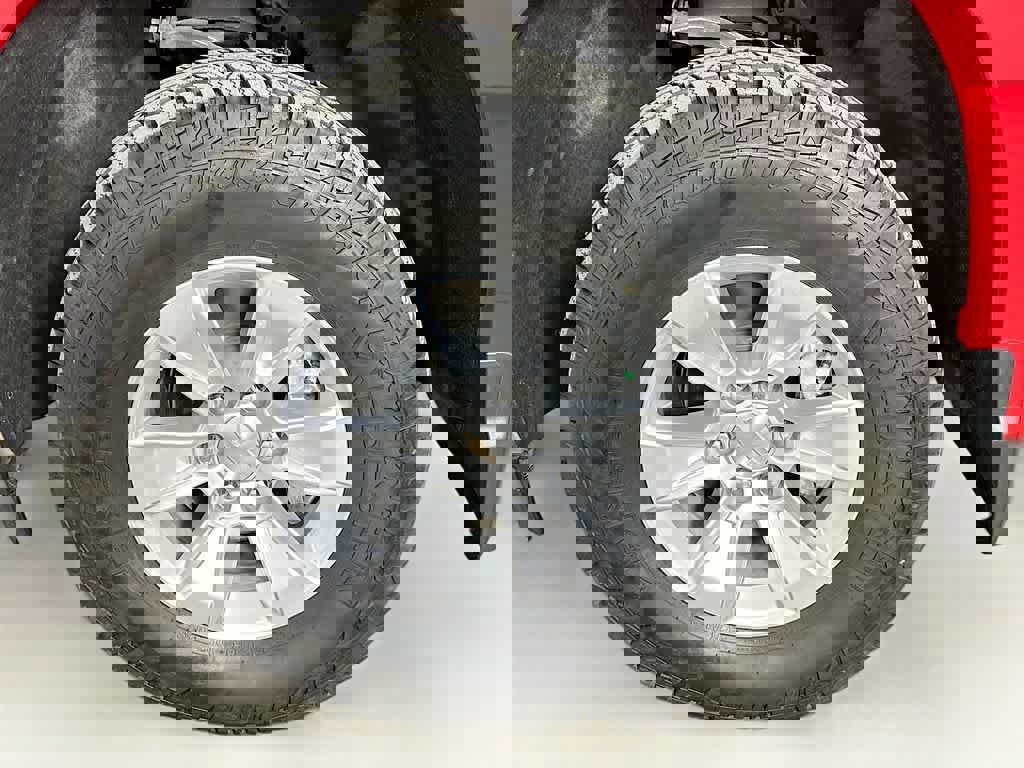 Used 2025 Chevrolet Silverado 1500 LT image 11