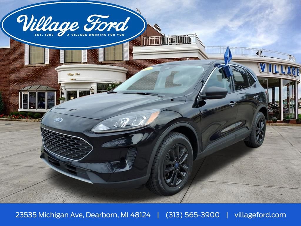 Certified 2022 Ford Escape SE w/ Cold Weather Package