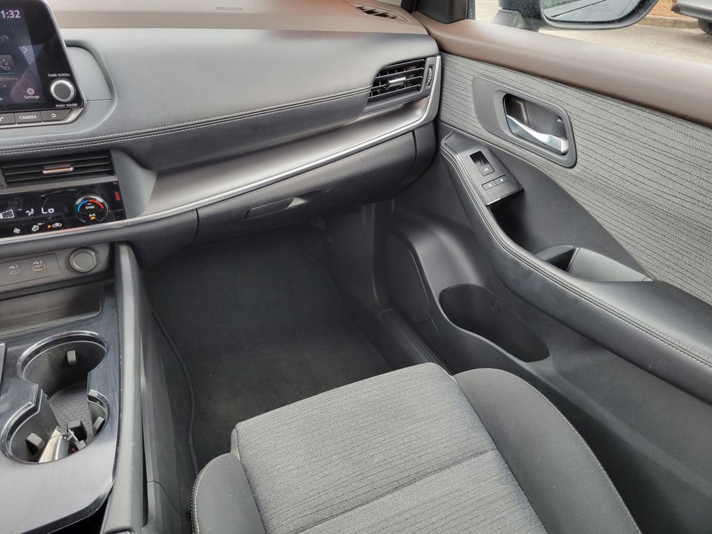 Used 2023 Nissan Rogue SV image 20