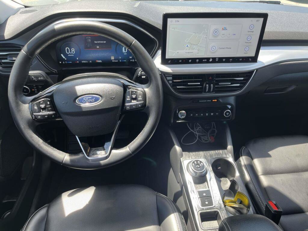 Certified 2024 Ford Escape Platinum AWD/4WD image 2