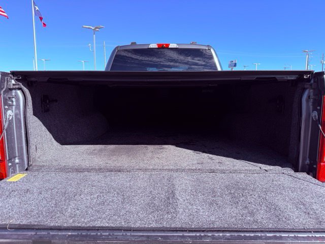Certified 2022 Ford F250 XLT w/ Black Appearance Package AWD/4WD image 8