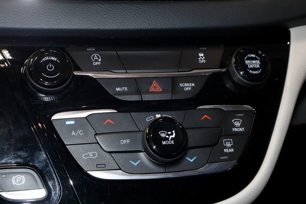 Used 2023 Chrysler Voyager LX FWD image 32