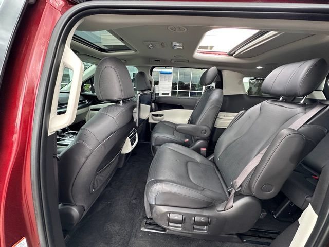 Used 2023 Kia Carnival SX Prestige FWD image 16