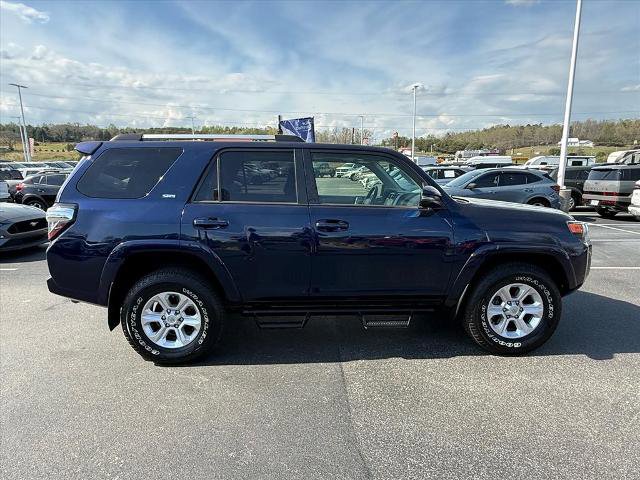 Used 2022 Toyota 4Runner SR5 Premium w/ Moonroof Package AWD/4WD image 8