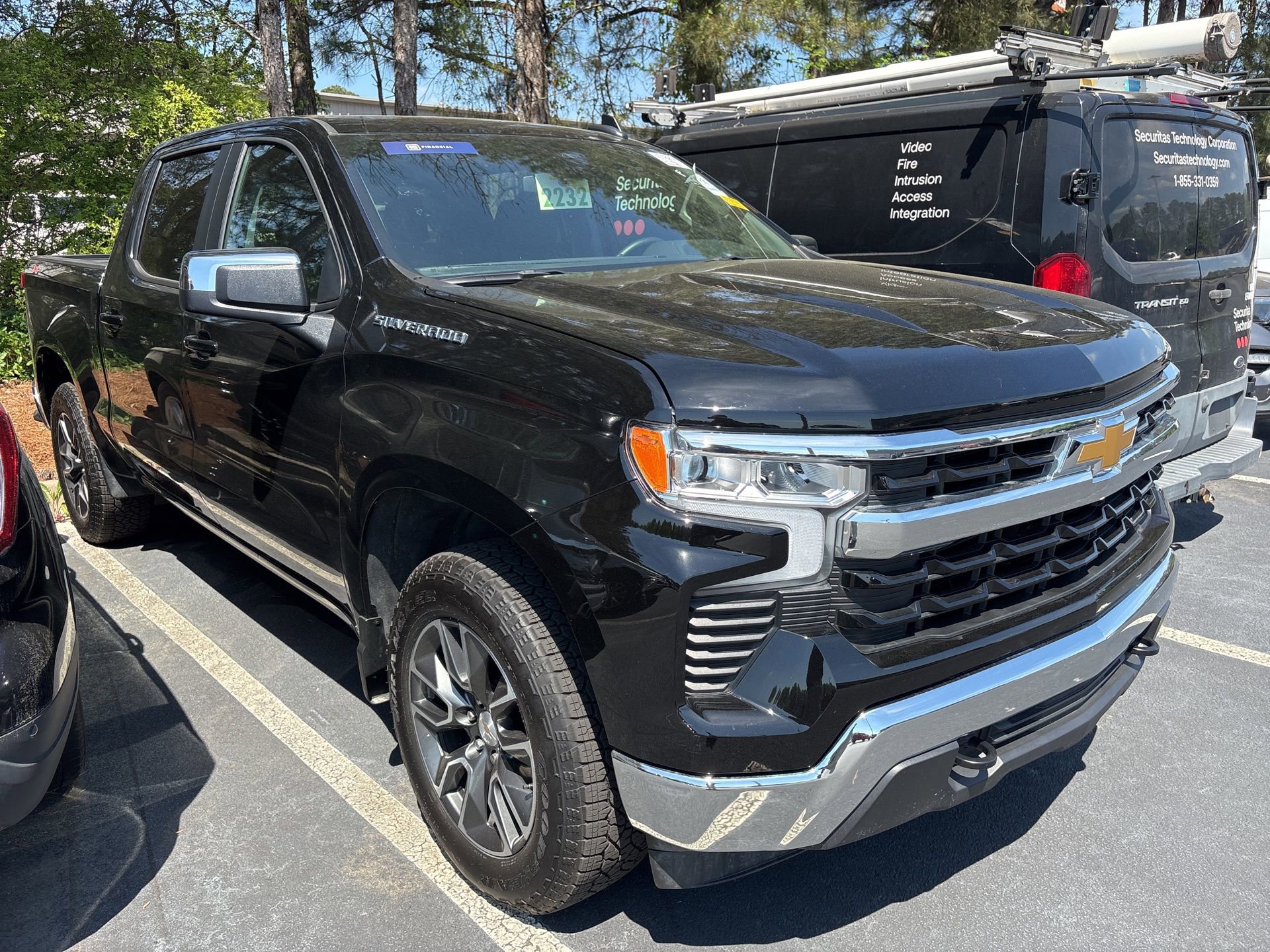Used 2024 Chevrolet Silverado 1500 LT image 2