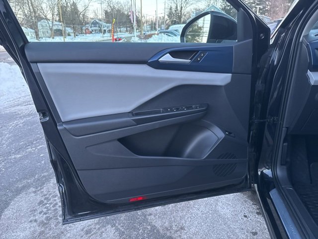 Used 2022 Volkswagen Taos SE image 12