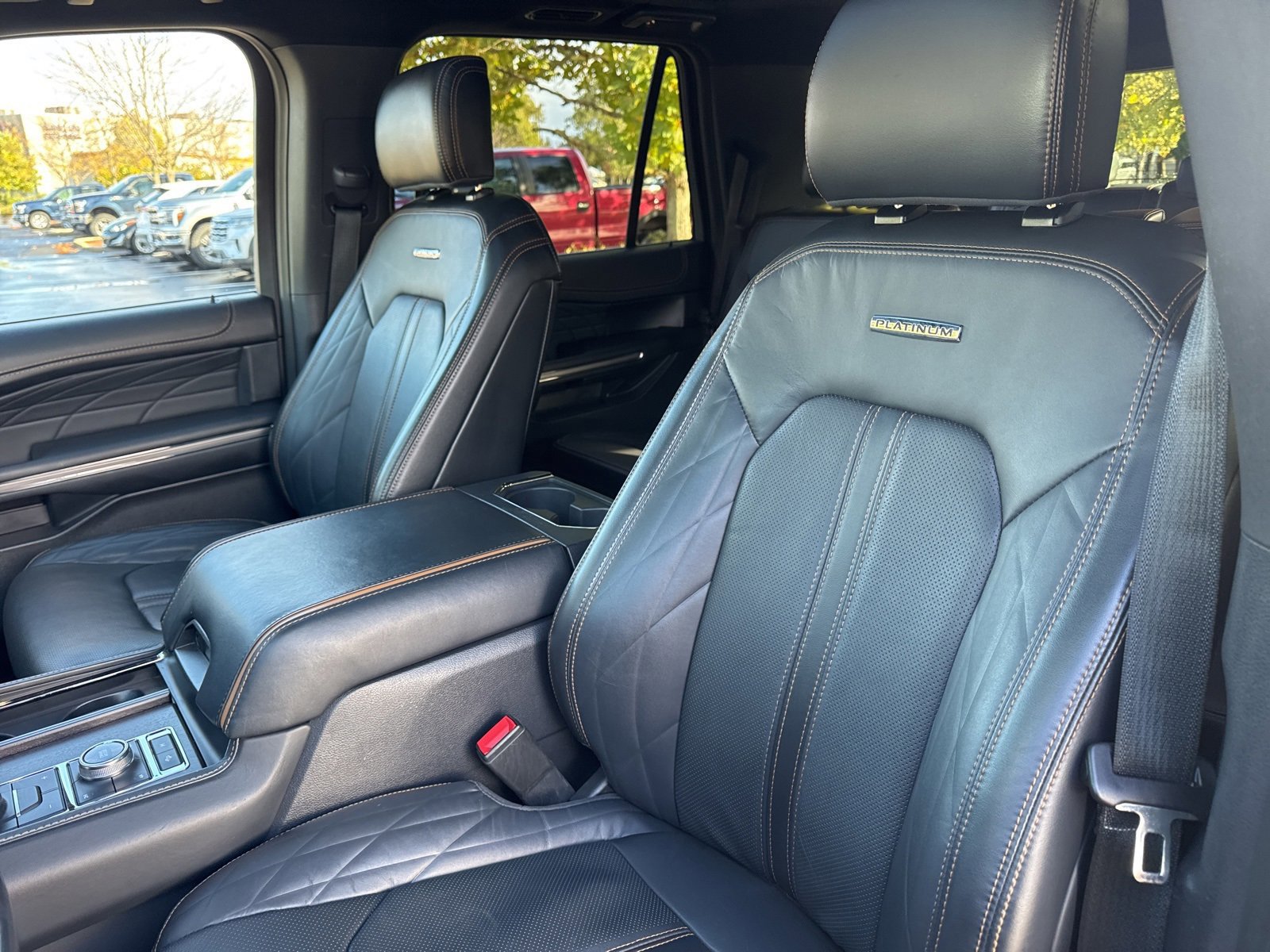 Certified 2022 Ford Expedition Platinum image 24