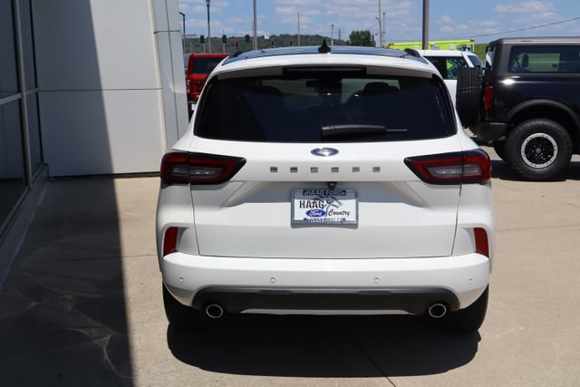 Certified 2023 Ford Escape ST-Line w/ Tech Pack #1 FWD image 4