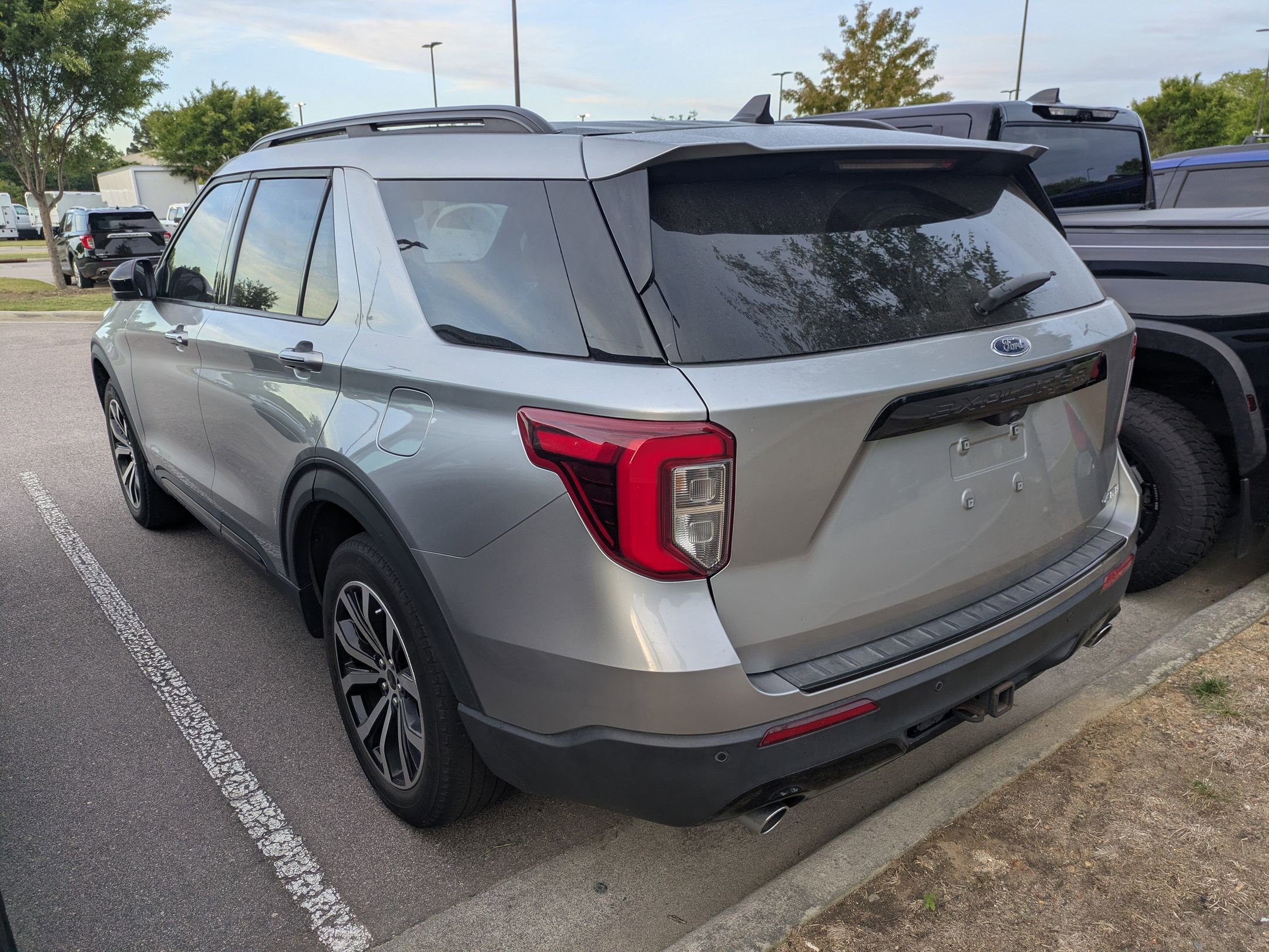 Certified 2022 Ford Explorer ST-Line w/ Class IV Trailer Tow Package AWD/4WD image 4