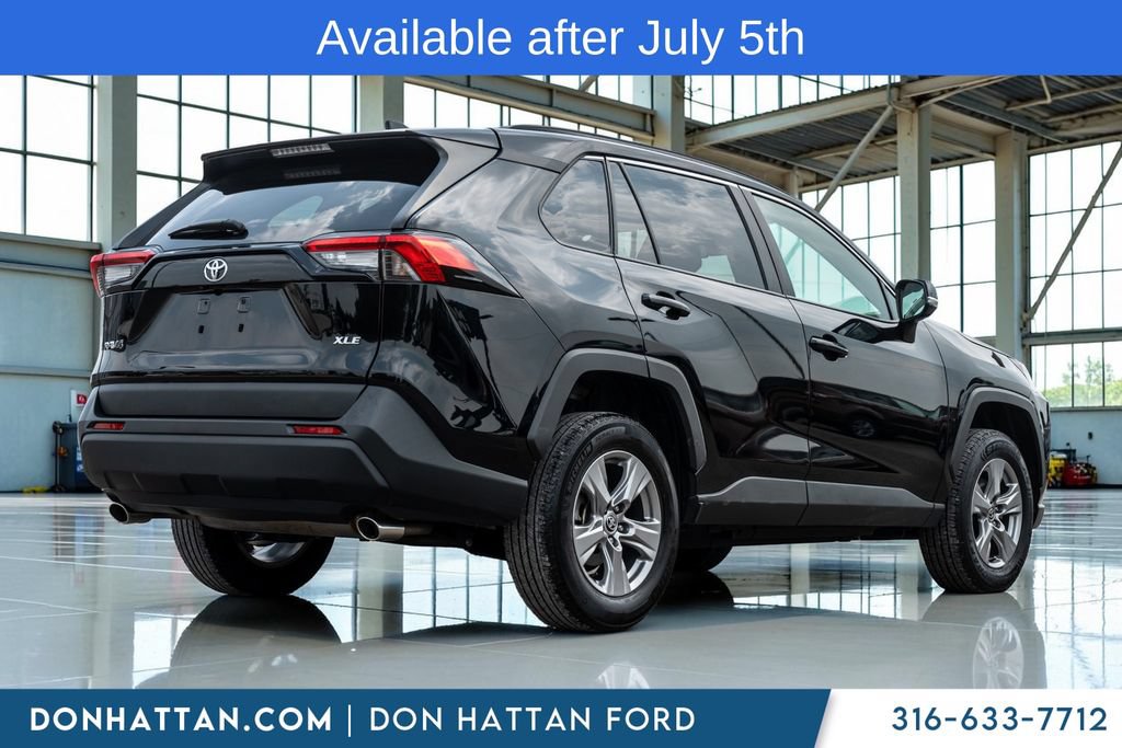 Used 2024 Toyota RAV4 XLE FWD image 35