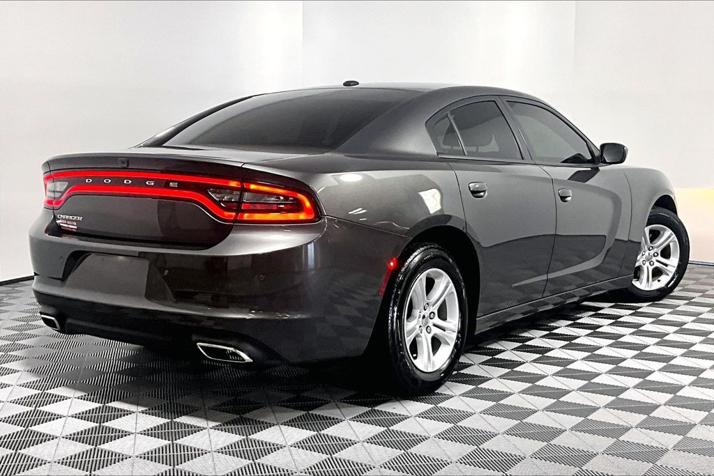 Used 2020 Dodge Charger SXT RWD image 12