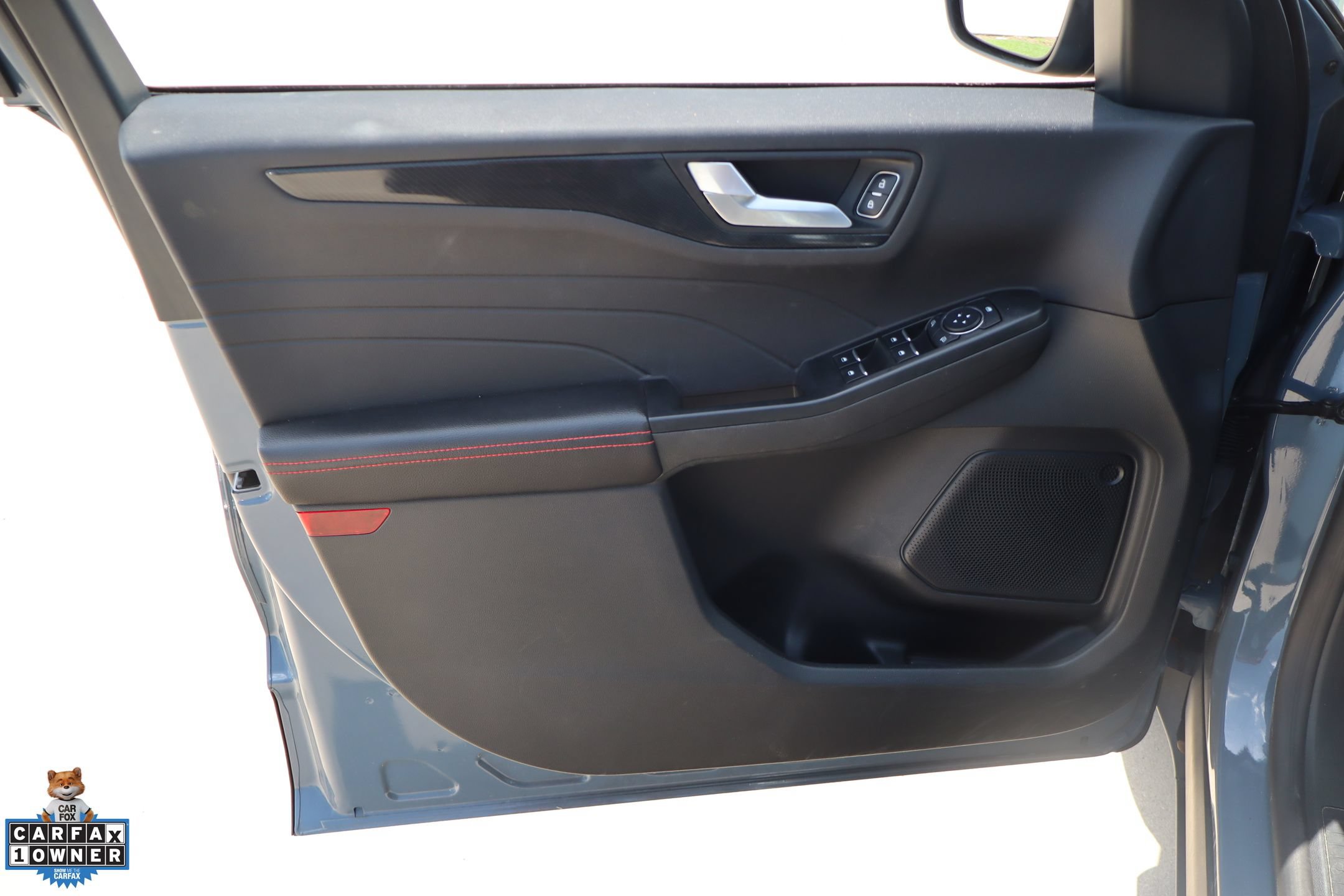 Certified 2025 Ford Escape ST-Line FWD image 12