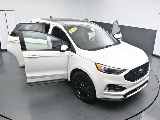 Certified 2024 Ford Edge ST-Line w/ Class II Trailer Tow Package AWD/4WD image 36