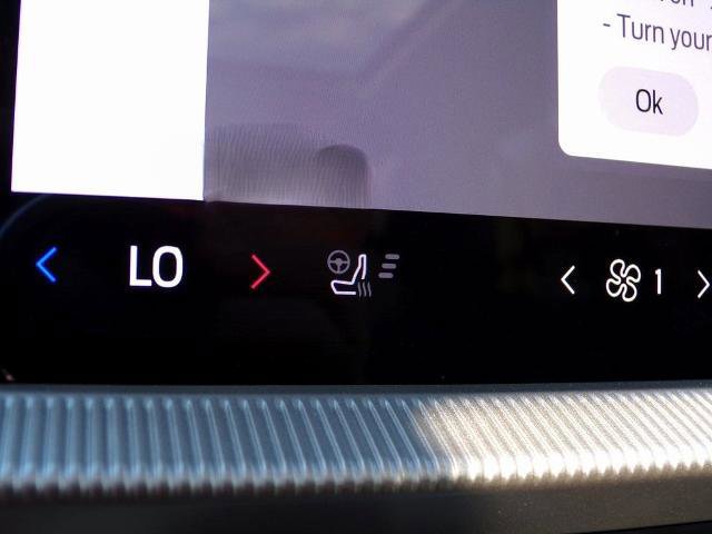 Certified 2025 Ford Explorer Active w/ Active Comfort Package image 19