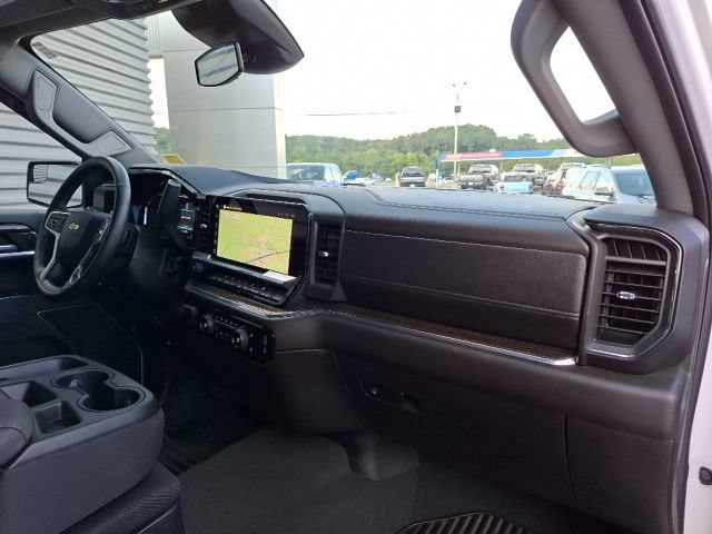 Used 2025 Chevrolet Silverado 1500 LT AWD/4WD image 34