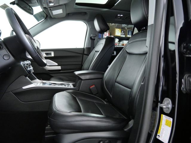 Certified 2024 Ford Explorer Limited w/ Limited Technology Package image 17