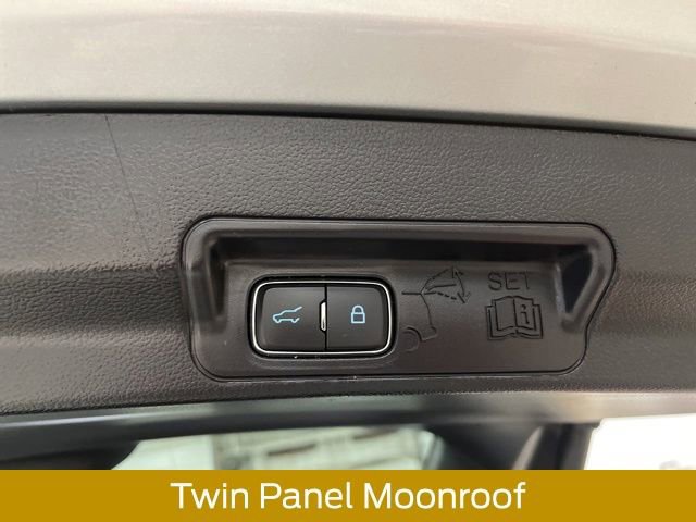 Certified 2022 Ford Explorer XLT w/ Equipment Group 202A image 14