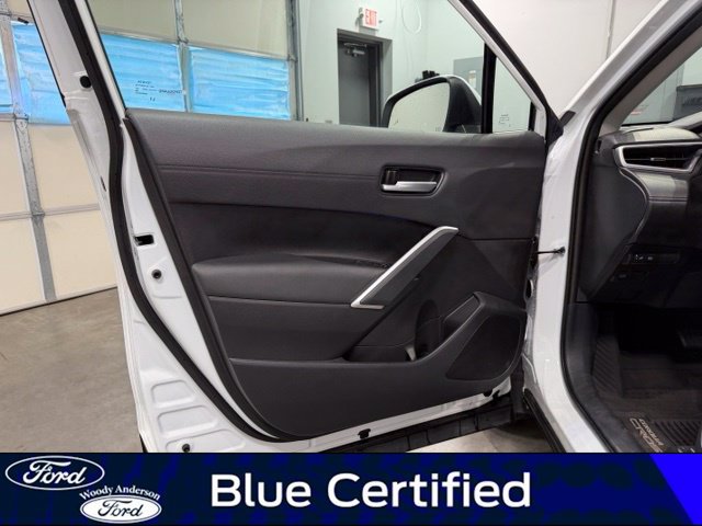 Used 2022 Toyota Corolla Cross XLE w/ Convenience Package FWD image 22