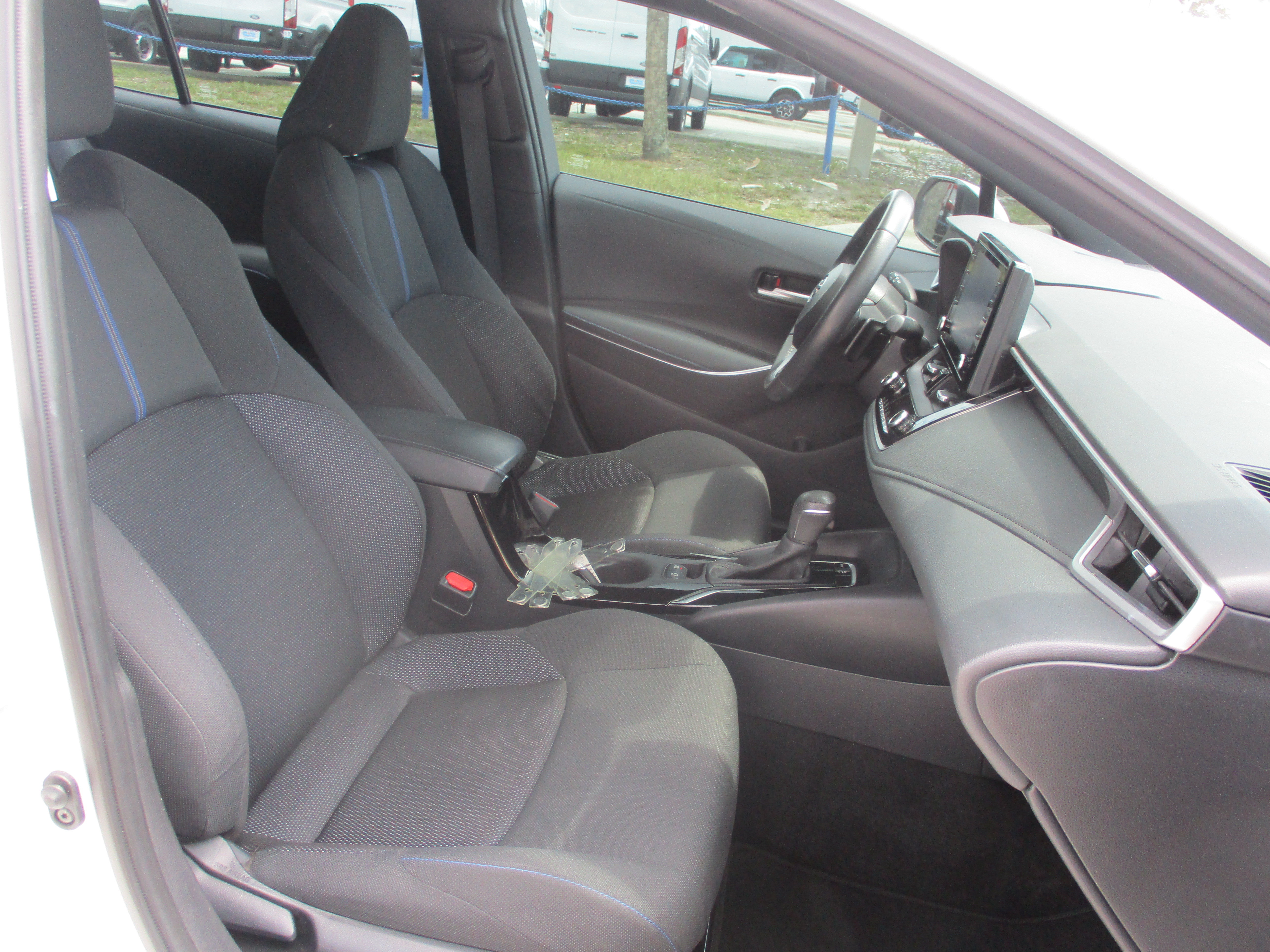 Used 2022 Toyota Corolla SE w/ SE Premium Package FWD image 14
