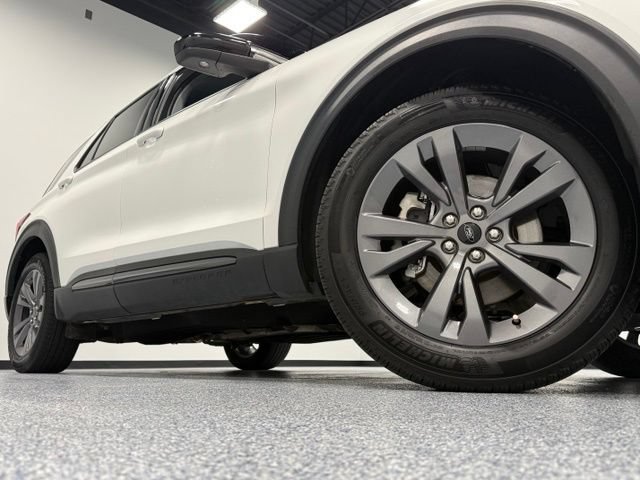 Certified 2023 Ford Explorer XLT w/ Equipment Group 202A RWD image 3