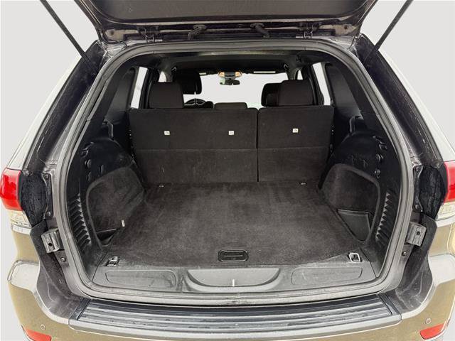 Used 2020 Jeep Grand Cherokee Laredo AWD/4WD image 23