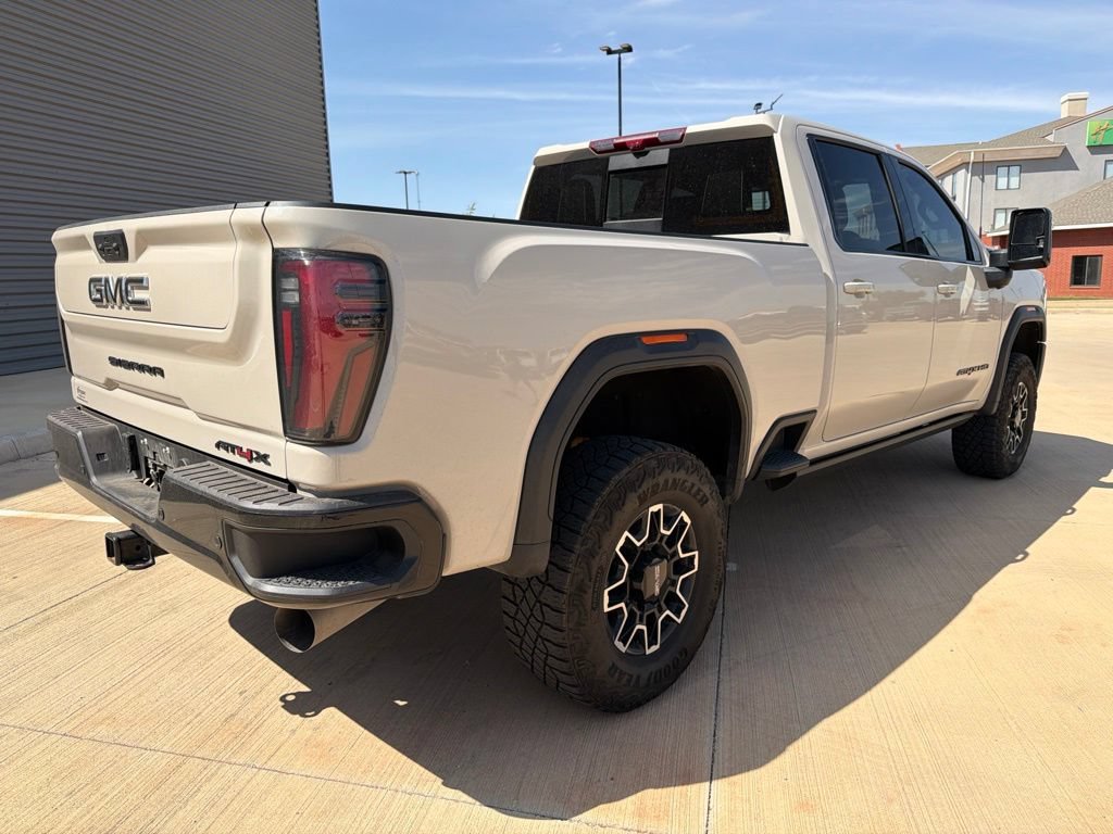 Used 2026 GMC Sierra 2500 AT4X w/ LPO, Black Badging Package AWD/4WD image 3