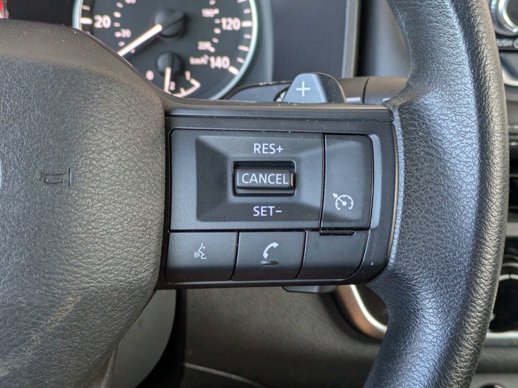 Used 2025 Nissan Rogue S AWD/4WD image 24