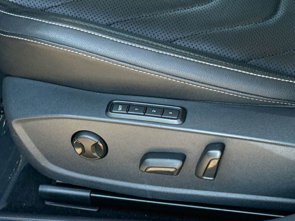 Used 2020 Volkswagen Jetta SEL Premium image 24