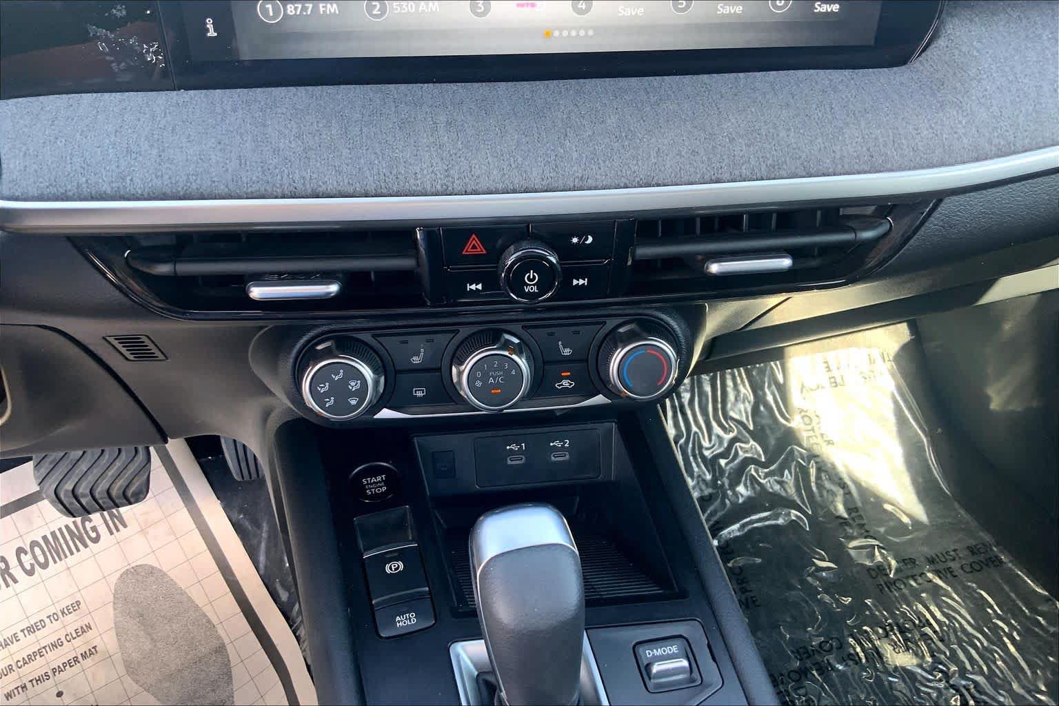 Used 2025 Nissan Kicks SV w/ SV Premium Package FWD image 35