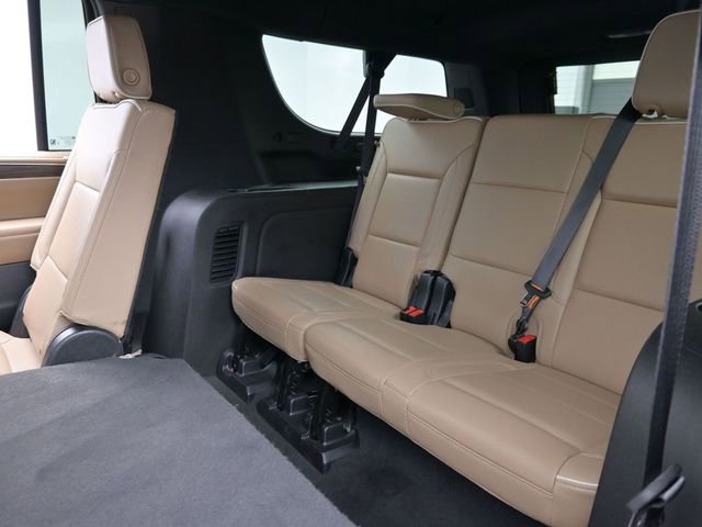 Used 2024 Chevrolet Suburban Premier image 30