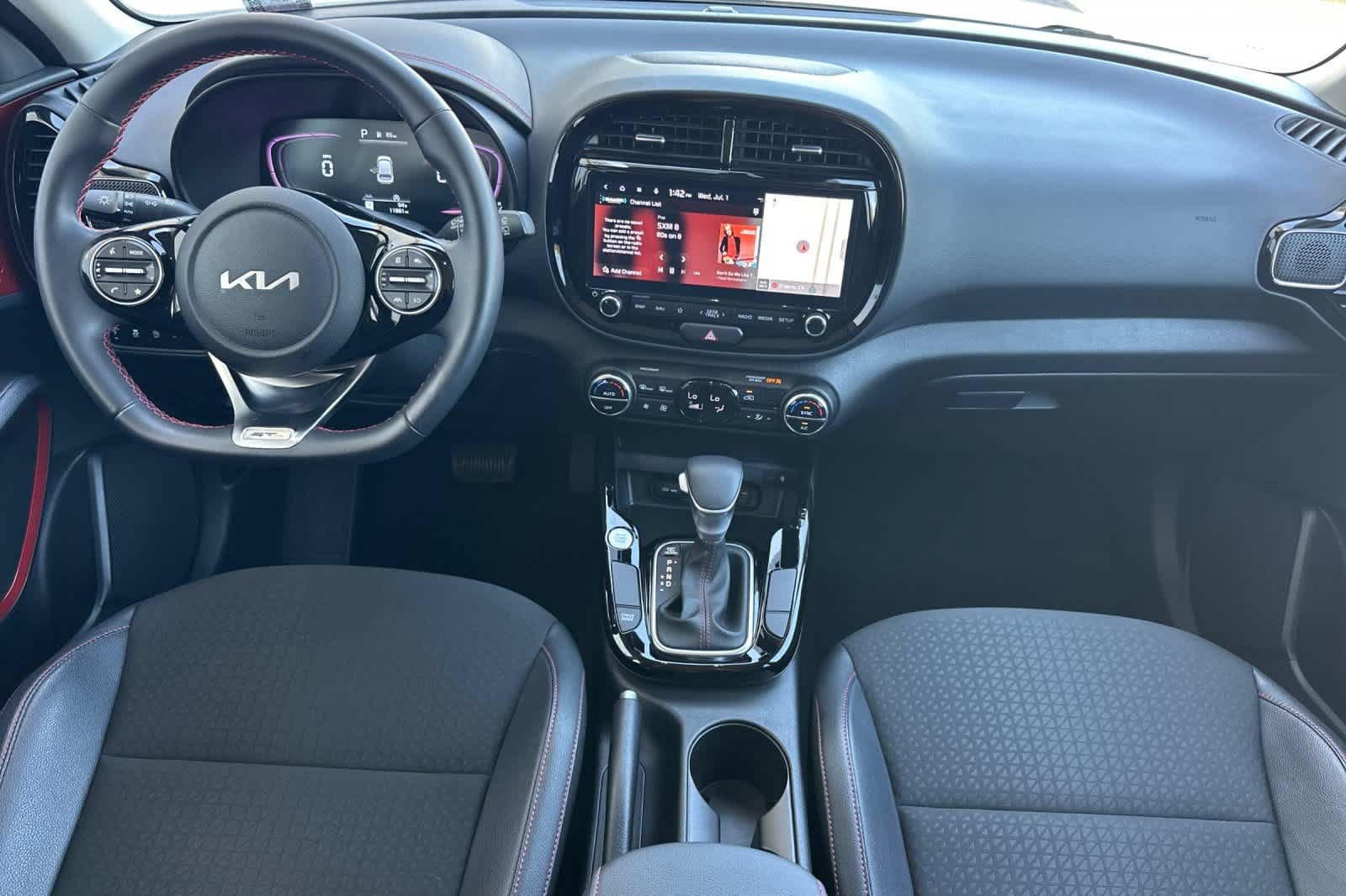 Used 2025 Kia Soul GT-Line FWD image 3