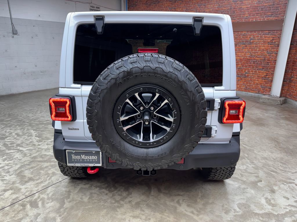 Used 2024 Jeep Wrangler Unlimited Rubicon AWD/4WD image 4