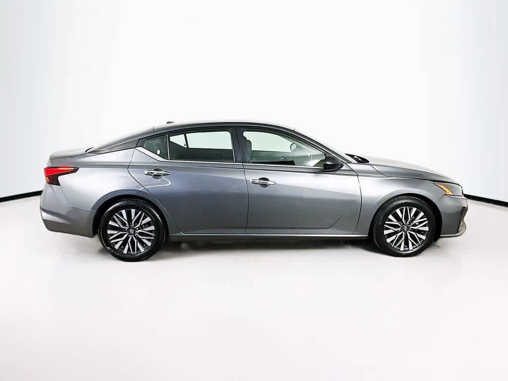 Used 2024 Nissan Altima 2.5 SV FWD image 25