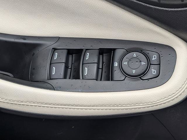 Used 2023 Buick Encore GX Select AWD/4WD image 15