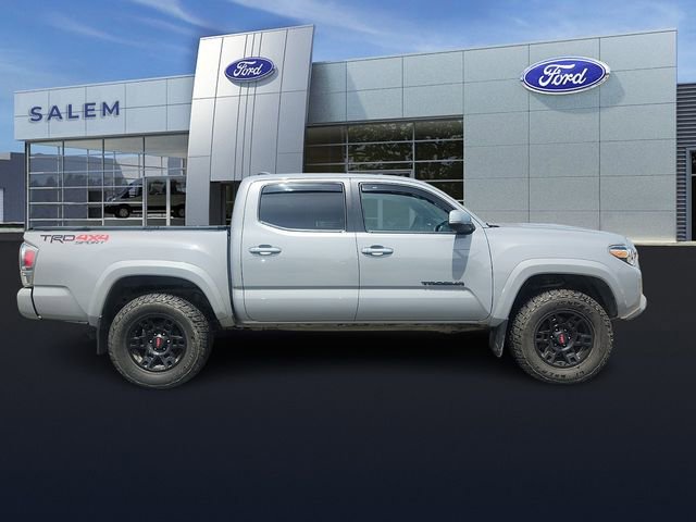 Used 2020 Toyota Tacoma TRD Sport w/ TRD Premium Sport Package AWD/4WD image 2