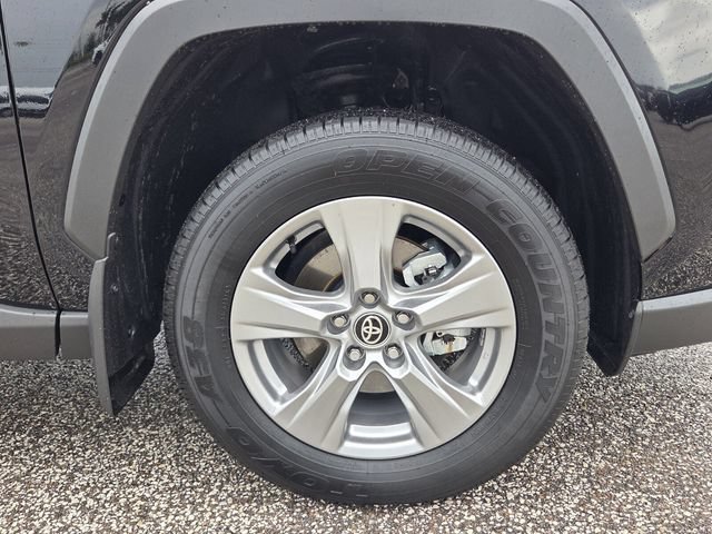 Used 2025 Toyota RAV4 XLE w/ Convenience Package FWD image 10