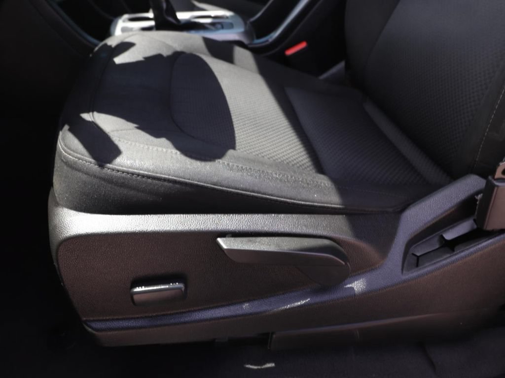 Used 2019 Chevrolet Colorado LT RWD image 17