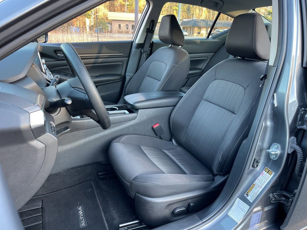 Used 2024 Nissan Altima 2.5 SV image 18