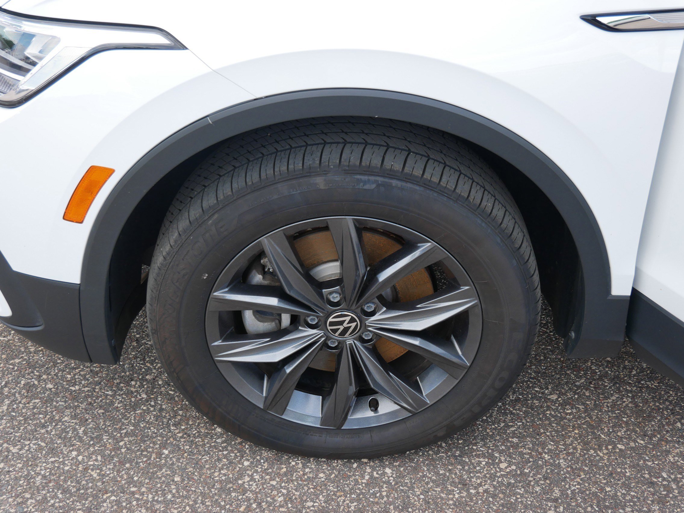 Used 2022 Volkswagen Tiguan SE AWD/4WD image 15