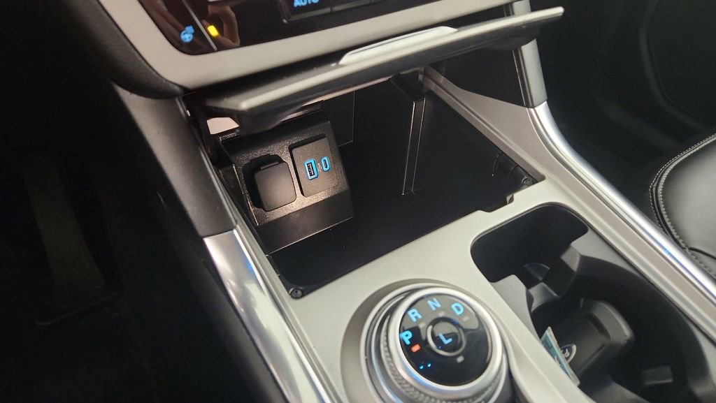 Certified 2024 Ford Explorer XLT w/ Equipment Group 202A image 19