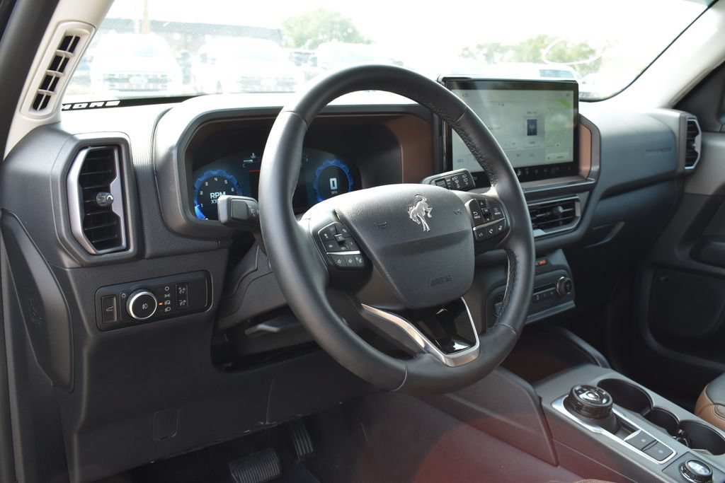 Certified 2025 Ford Bronco Sport Outer Banks w/ Outer Banks Tech Package+ AWD/4WD image 10