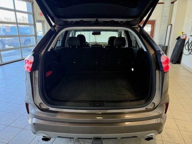 Certified 2019 Ford Edge Titanium w/ Equipment Group 301A image 6