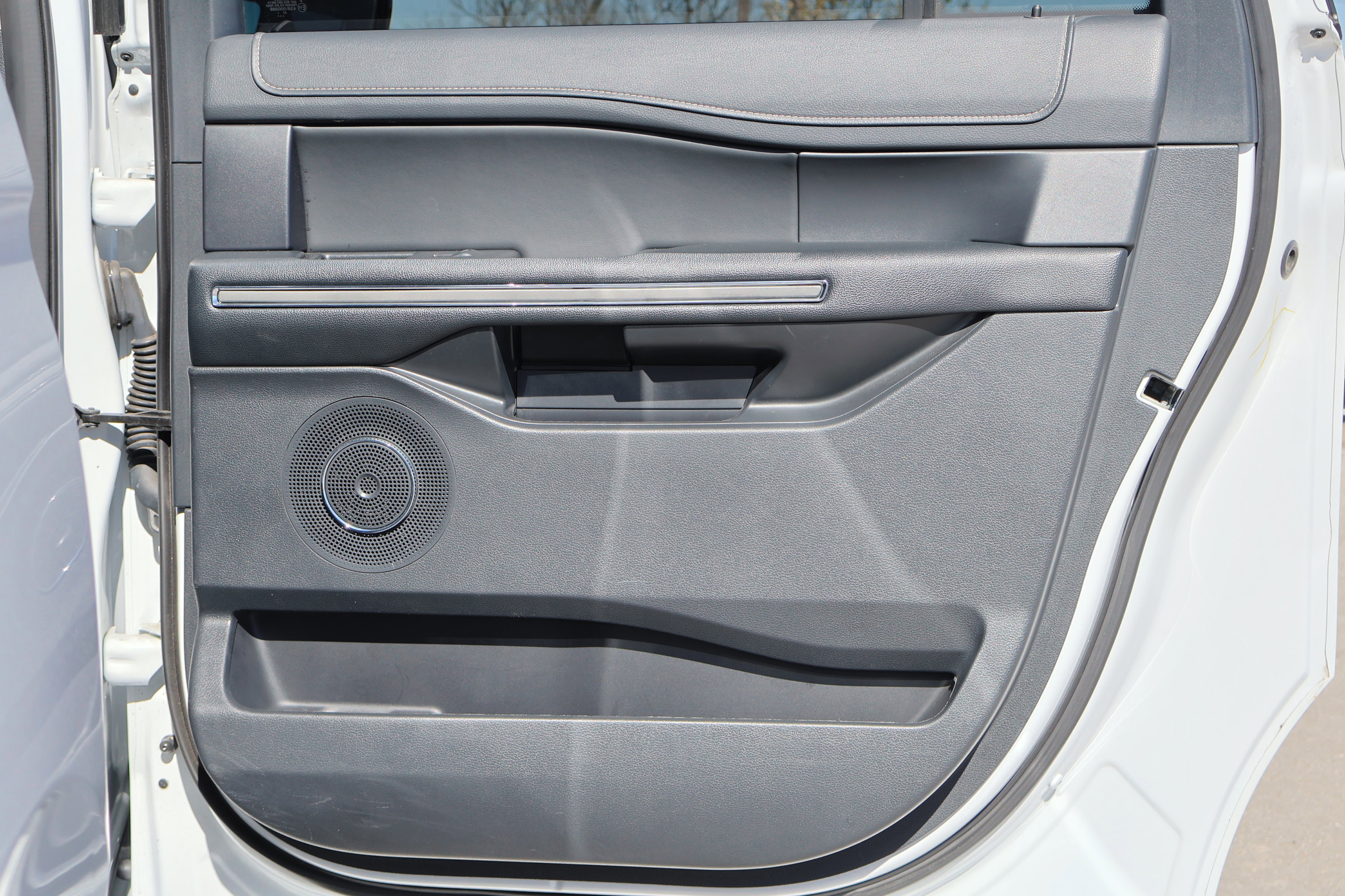 Certified 2024 Ford Expedition Max XLT image 36