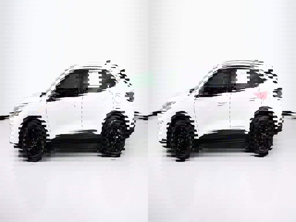 Certified 2022 Ford Escape SE w/ Cold Weather Package image 3