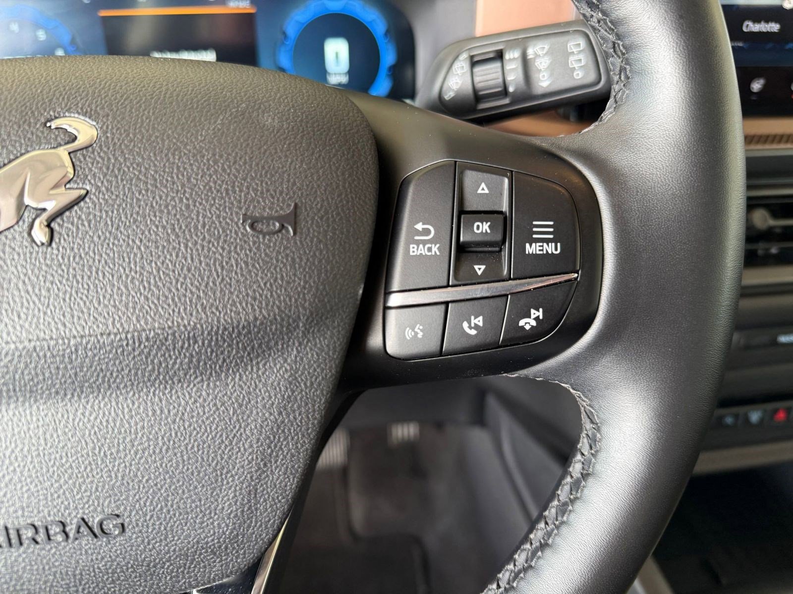 Certified 2025 Ford Bronco Sport Outer Banks w/ Outer Banks Tech Package+ AWD/4WD image 26