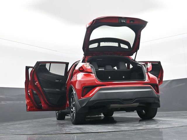 Used 2022 Toyota C-HR XLE image 30