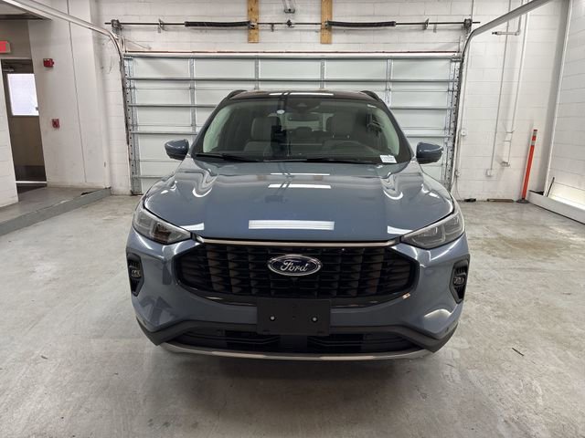 Certified 2025 Ford Escape SE w/ PHEV Premium Package image 10