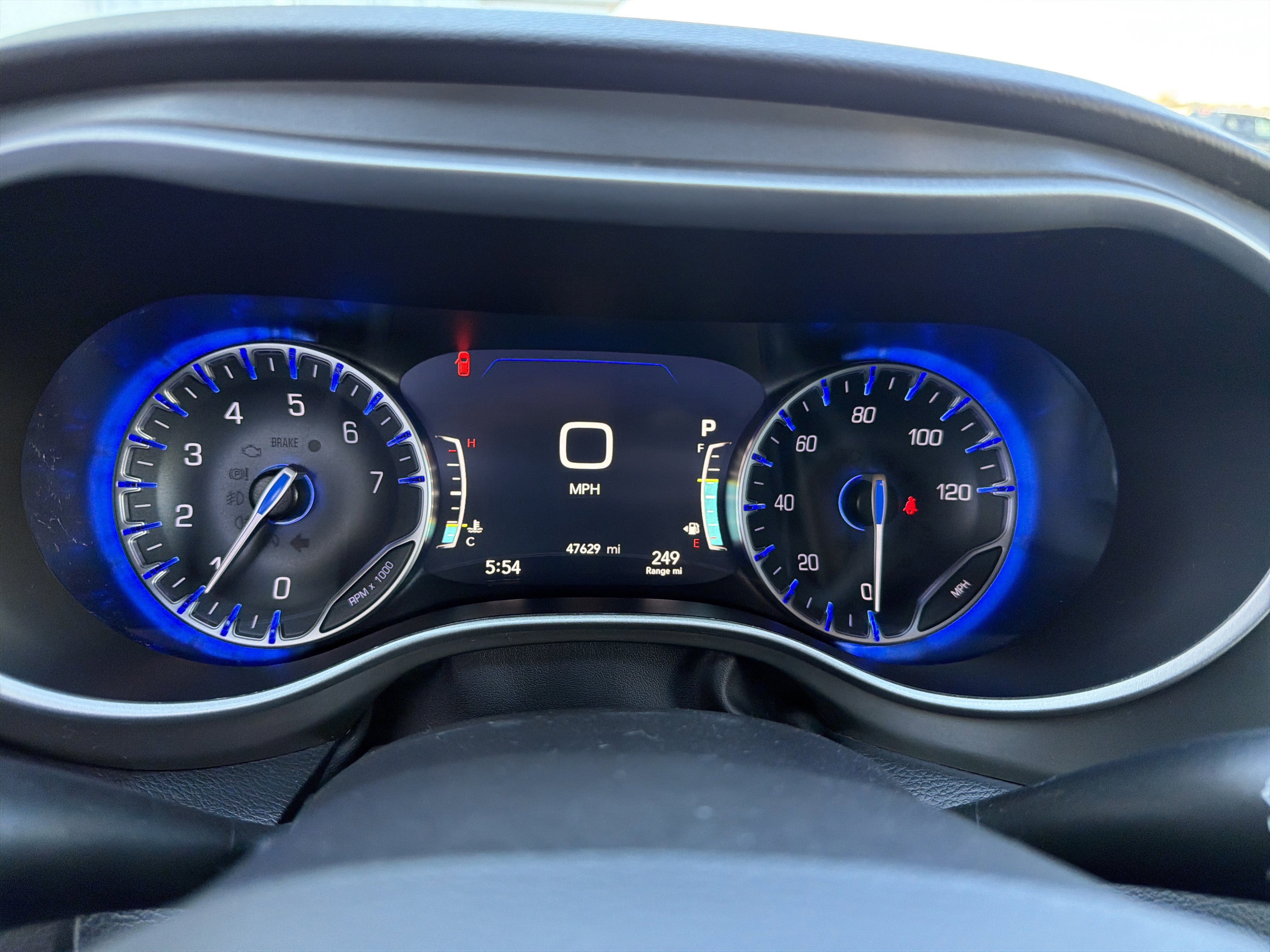 Used 2025 Chrysler Pacifica Select image 40